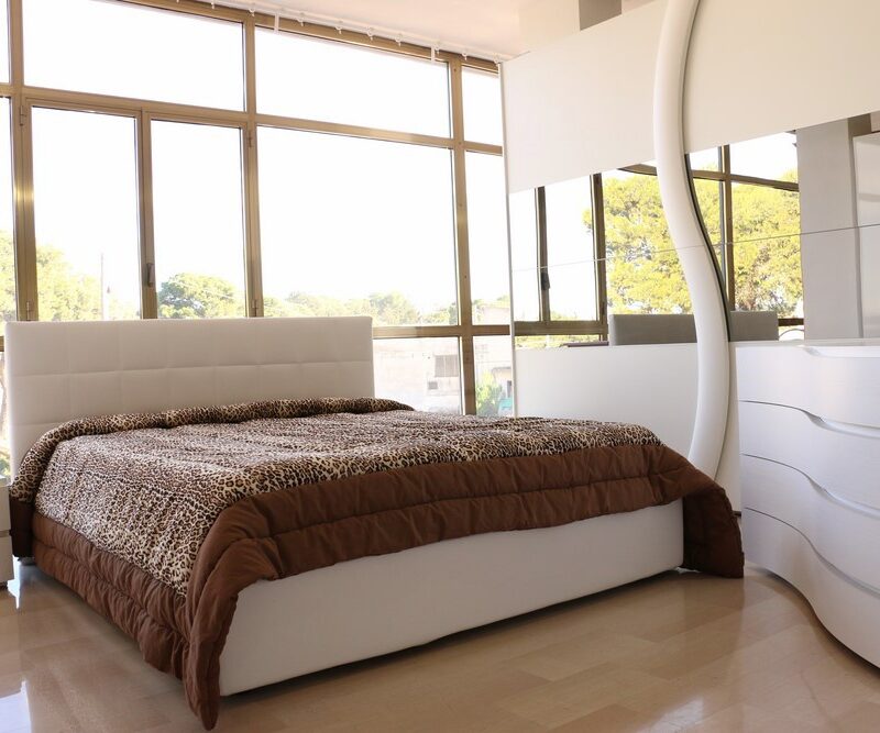 Camera da letto completa in stile moderno BIANCO FRASSINATO CON SPECCHI