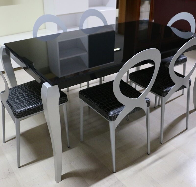 Tavolo allungabile in legno ARGENTO-VETRO NERO