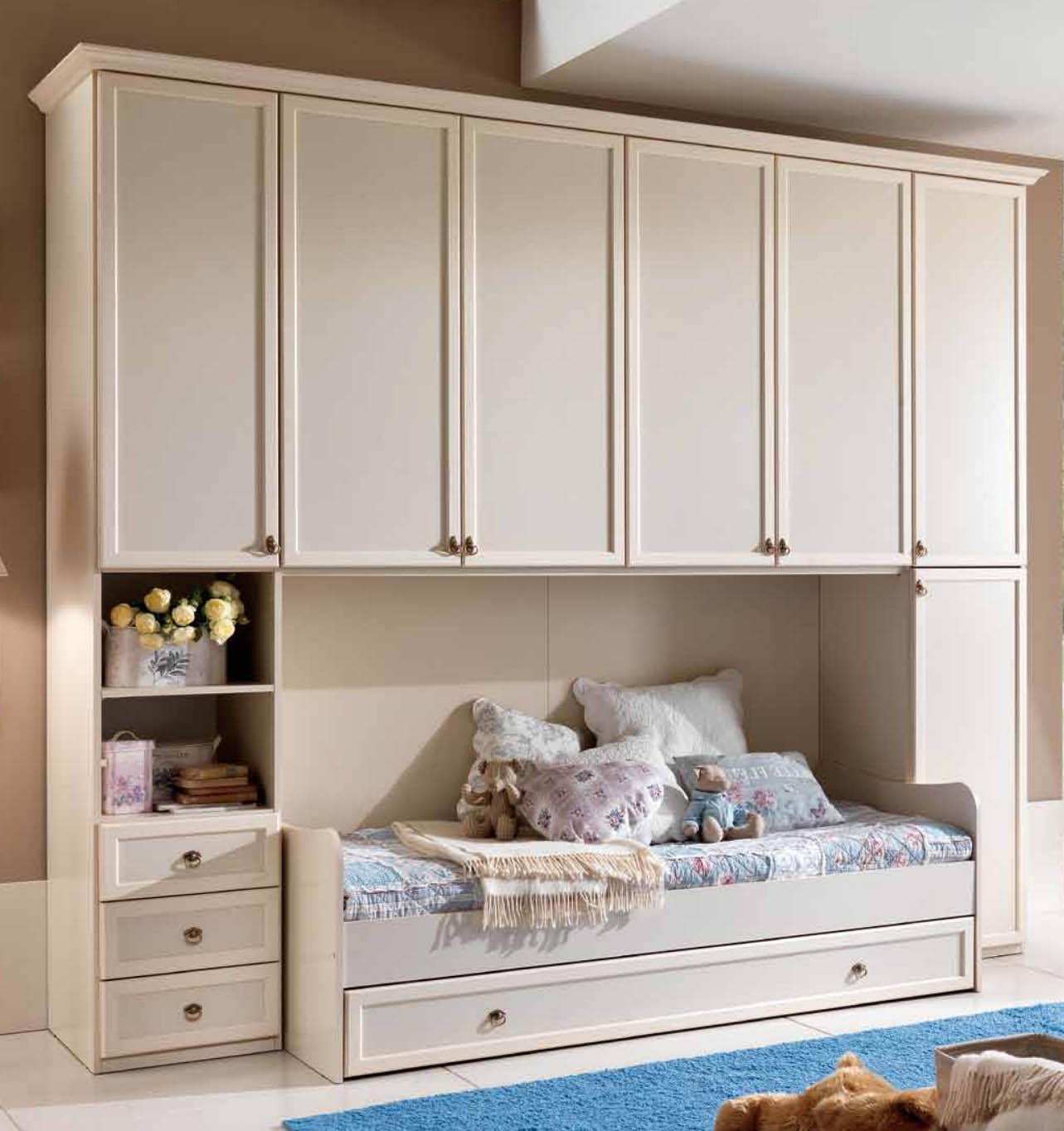 Cameretta in stile classico beige patinato