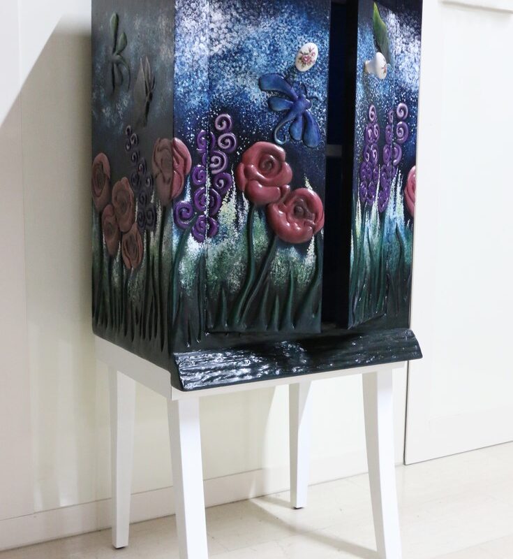 MOBILETTO ARTIGIANALE "FANTASY" CON DECORAZIONI A RILIEVO