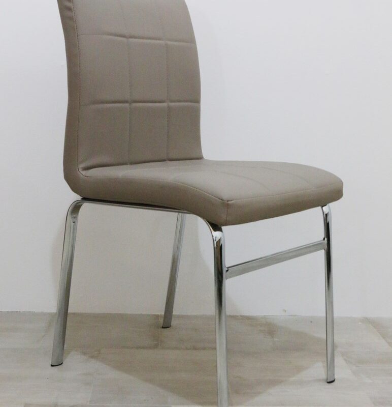 Sedia in stile moderno