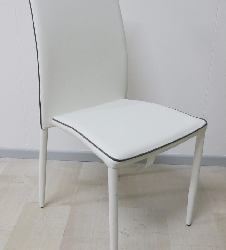 Sedia in stile moderno