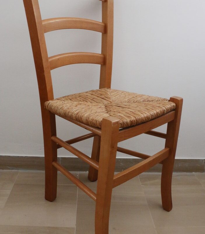 Sedia in stile rustico