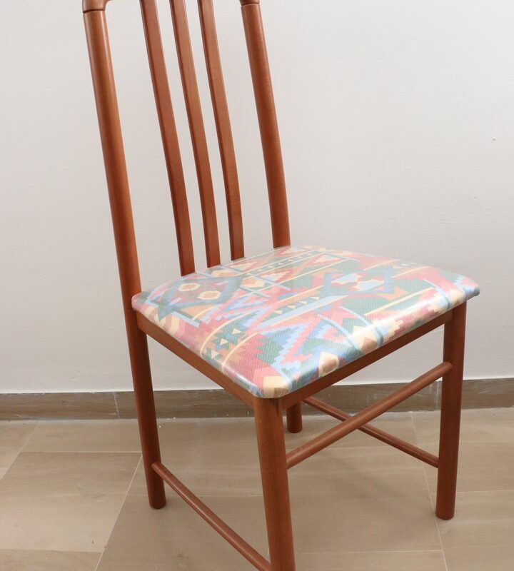 Sedia in stile vintage ciliegio