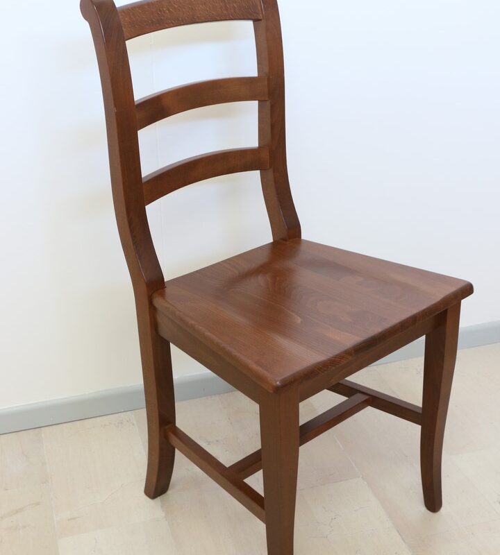 Sedia in stile rustico