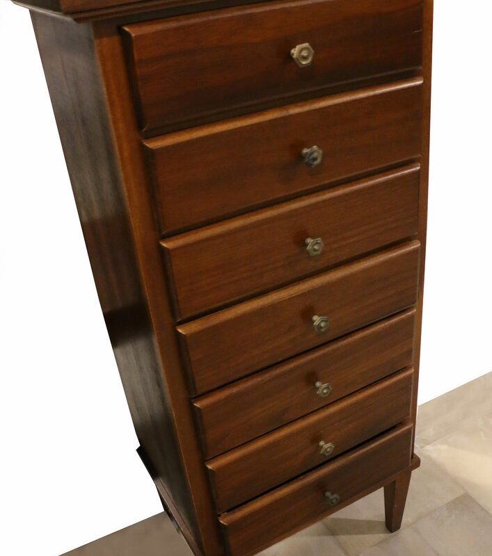 Cassettiera-settimino in stile classico-arte povera