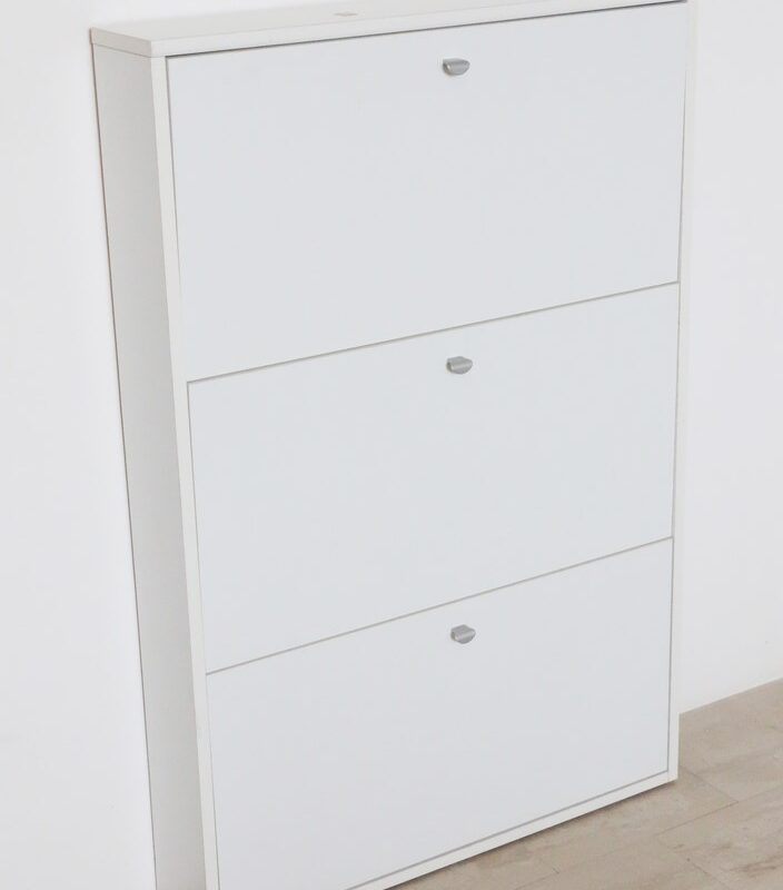 Scarpiera per fissaggio a parete in stile moderno