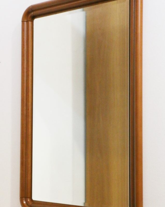 Specchiera in stile vintage–classico