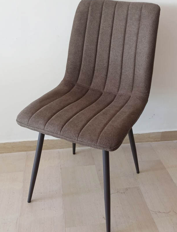 Sedia in stile moderno in tessuto cat. A colore marrone