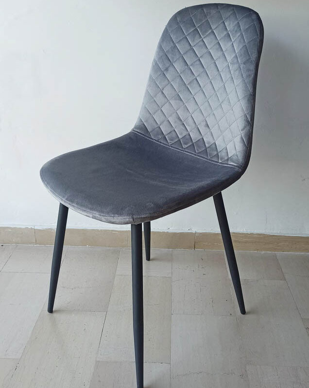 Sedia in stile moderno in velluto colore grigio